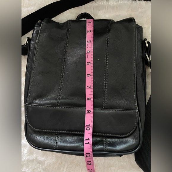 Three inserts and one pocket, black leather satchel. - Picture 15 of 17